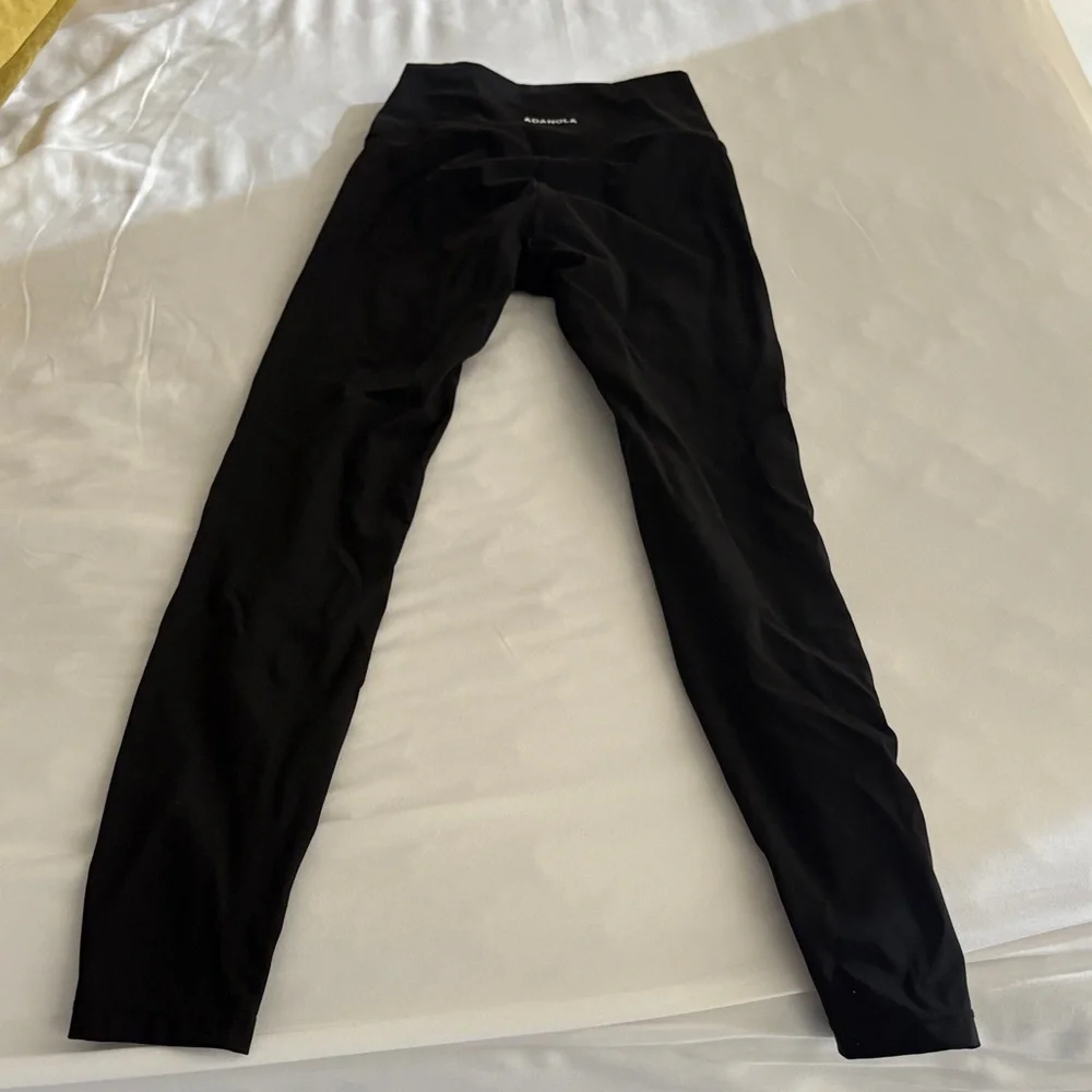 Adanola Women's Black Leggings - Picture 1 of 4